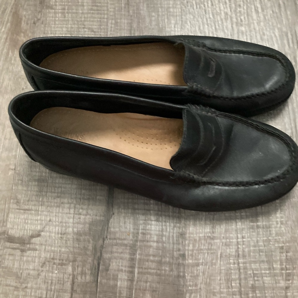 G.H. Bass Kathleen Women's Slip-On Weejuns Penny Loafers-Black, size 10M.